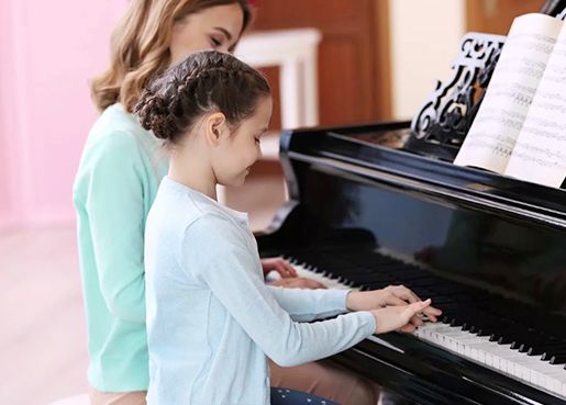 Совершенствование педагогического мастерства в области исполнительства на различных музыкальных инструментах (фортепиано)